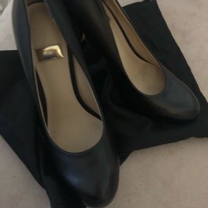 Guess by Marciano pumps